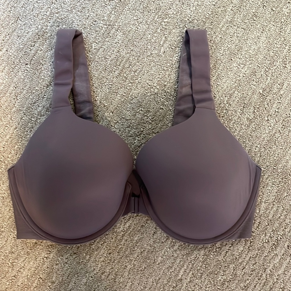 Spanx front clap bra. Size 36DD GRAY